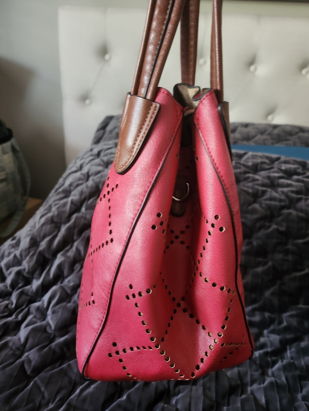 Louenhide Bermuda Handbag In Raspberry. - Picture 5 of 13